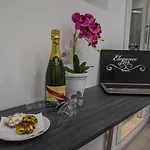 Elegance تاورمينا