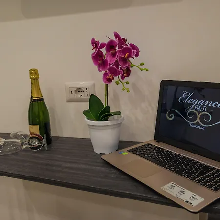 לינה וארוחת בוקר Elegance