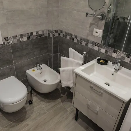 לינה וארוחת בוקר Elegance טאורמינה