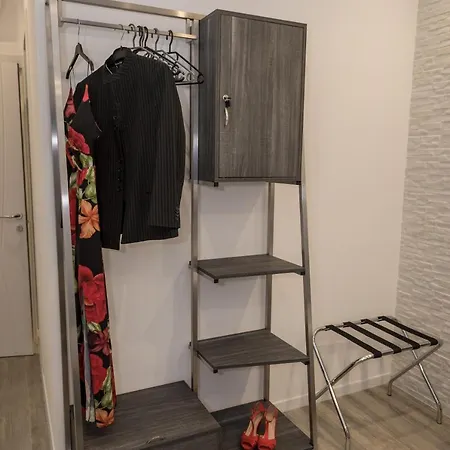 Elegance לינה וארוחת בוקר טאורמינה