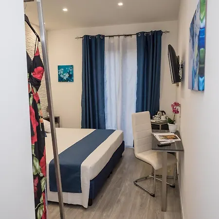 לינה וארוחת בוקר Elegance טאורמינה