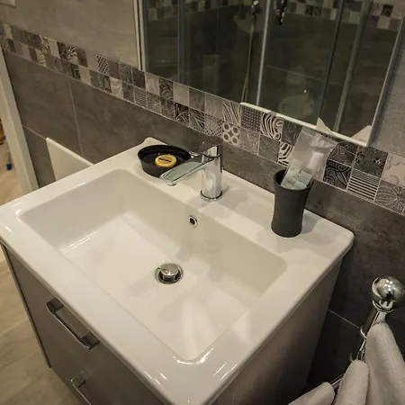 Elegance Bed and breakfast 4*