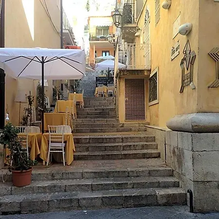 Elegance Ταορμίνα