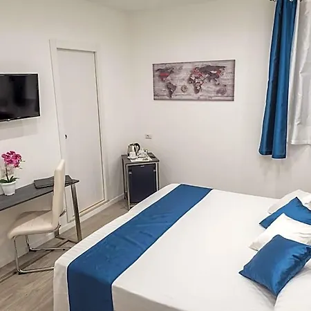 Elegance Bed and Breakfast 4*