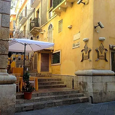 Elegance Bed and Breakfast 4*
